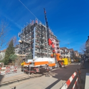 Material auf Dach heben